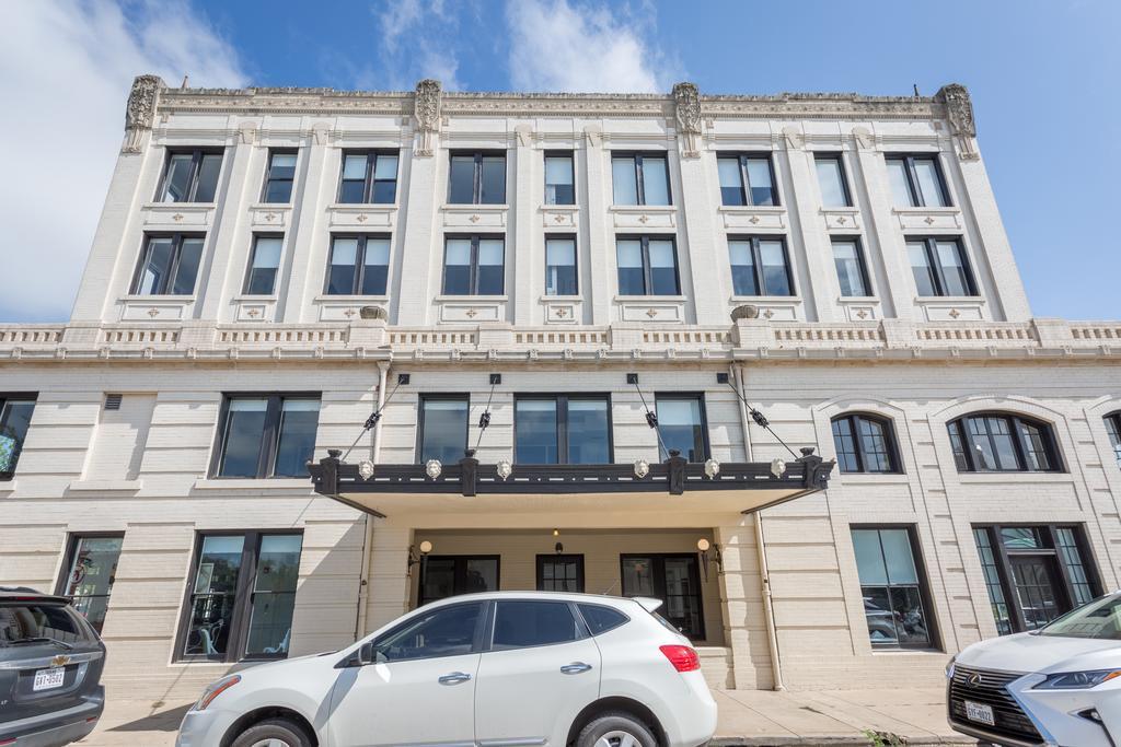 Park Plaza Hotel Сегин Экстерьер фото