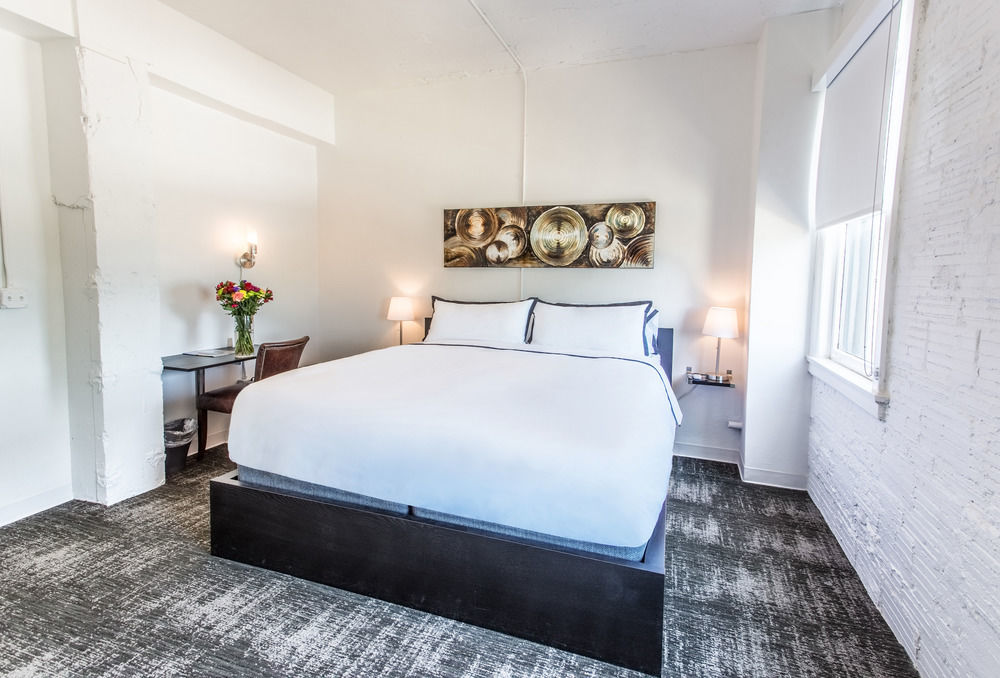 Park Plaza Hotel Сегин Экстерьер фото